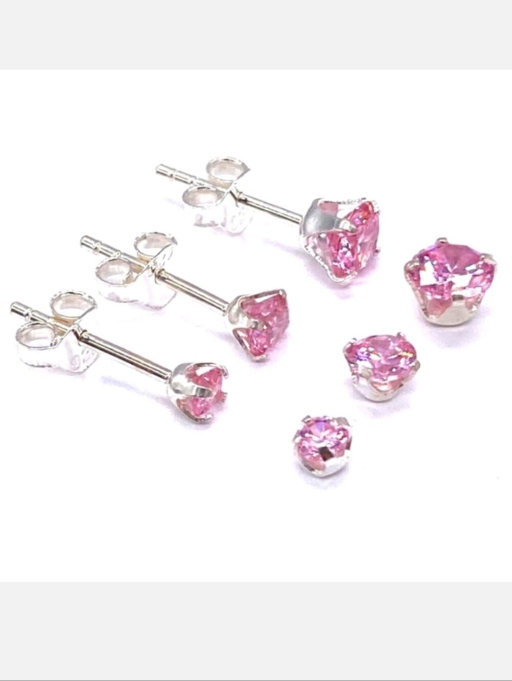 3 pairs of earrings🩷🩷🩷
